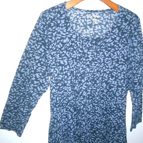 Ulla Popken Tops - Ulla Popken L Long Sleeved Smocked Navy Leaf Tunic Top